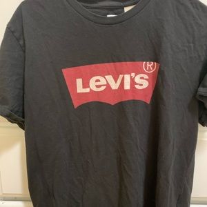 Levi’s tshirt